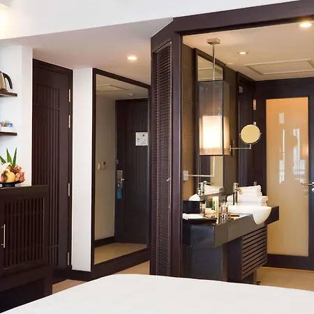 Khách sạn Novotel Hạ Long