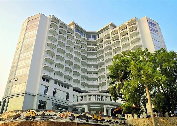 Novotel Bay Hotel 5*