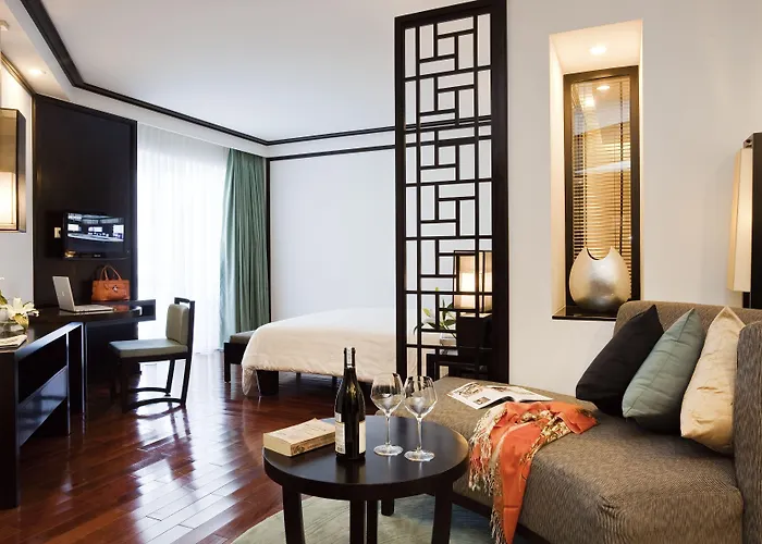 Khách sạn Novotel Bay