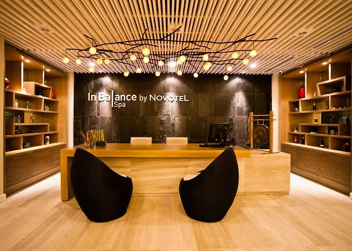 Khách sạn Novotel Bay
