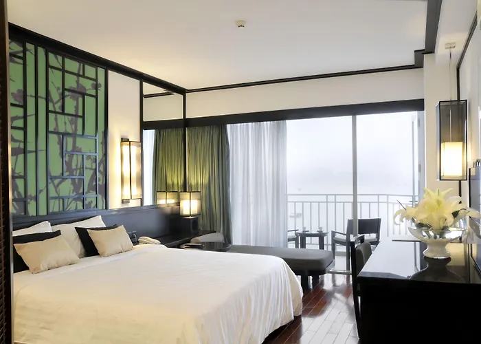 Novotel Bay Khách sạn