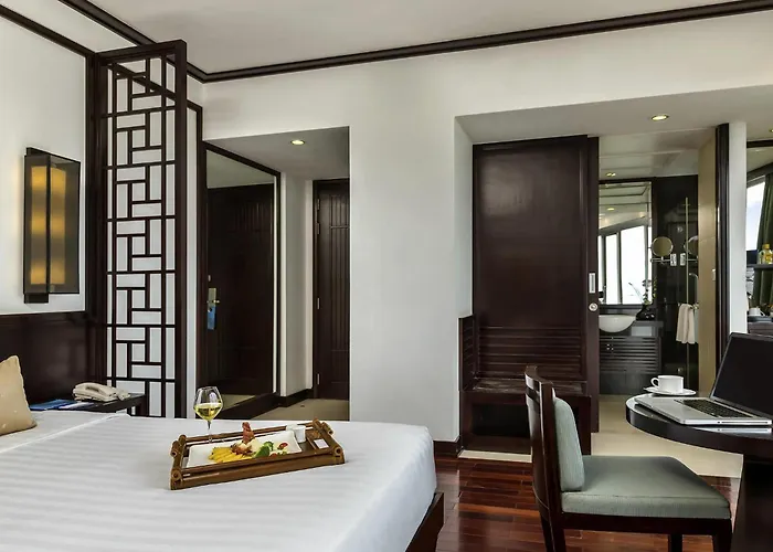 Novotel Bay Khách sạn
