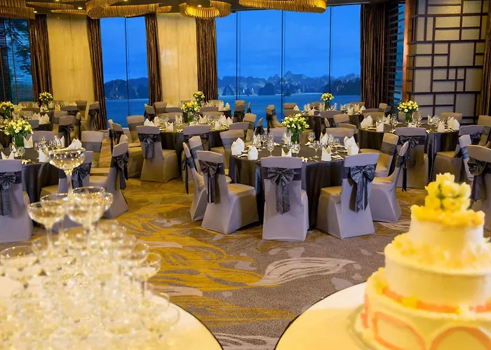 Novotel Bay Khách sạn 5*