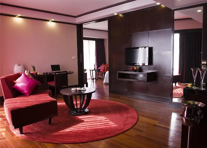 Khách sạn Novotel Bay