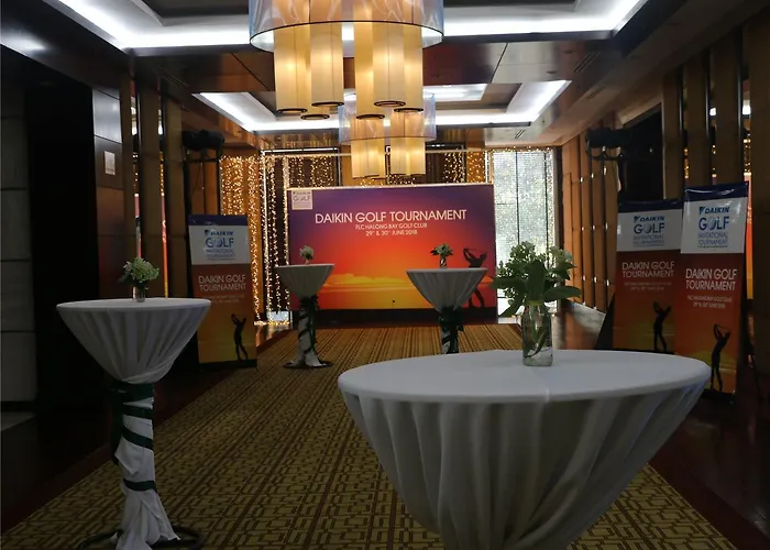 Khách sạn Novotel Bay 5*