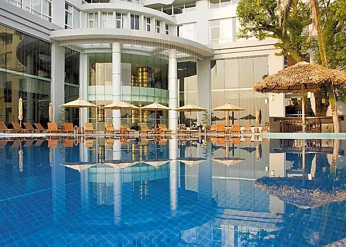 Novotel Bay Khách sạn
