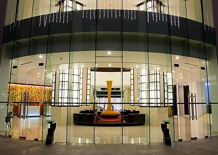 Khách sạn Novotel Bay 5*