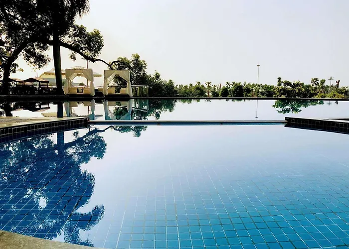 Novotel Bay Khách sạn 5*