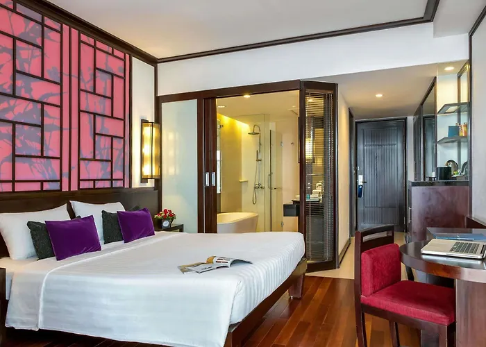 Novotel Bay Hotel
